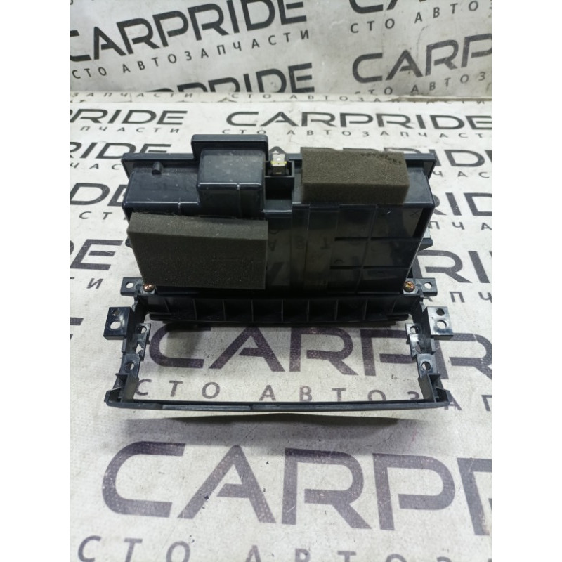 Бардачок центральной консоли (салон) KIA Sorento BL 2005 2.5 CRDI 845703e000