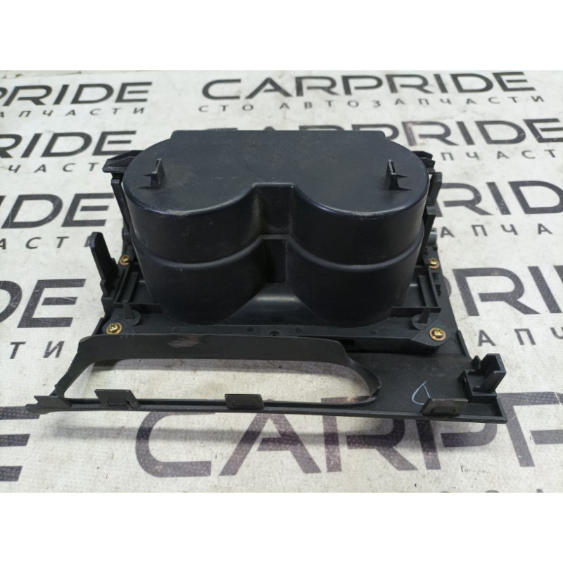 Подстаканник (салон) Mazda 6 GG 2002 2.0 RF5 gj6a64361