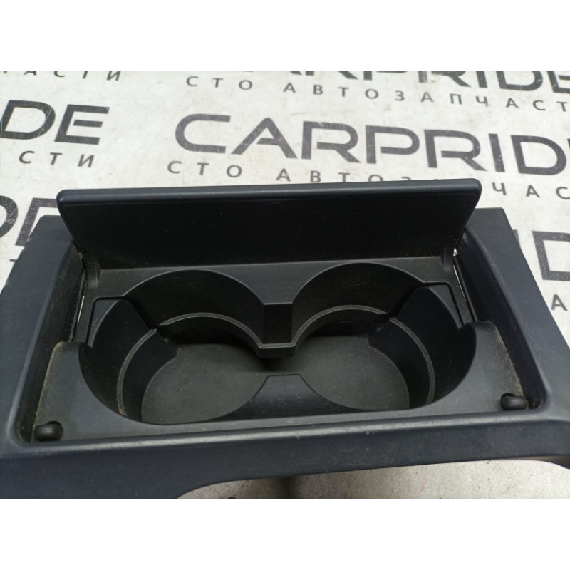 Подстаканник (салон) Mazda 6 GG 2002 2.0 RF5 gj6a64361