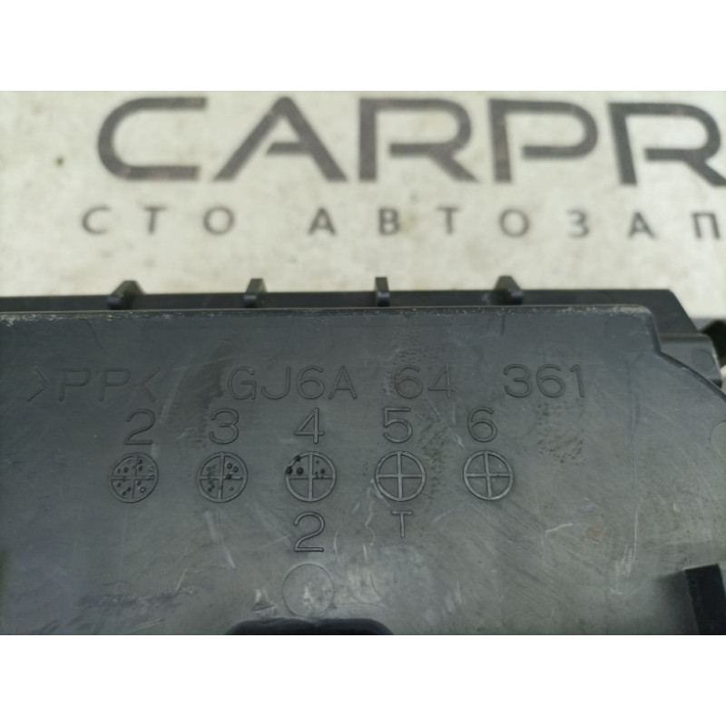 Подстаканник (салон) Mazda 6 GG 2002 2.0 RF5 gj6a64361