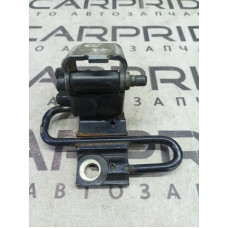 Петля двери