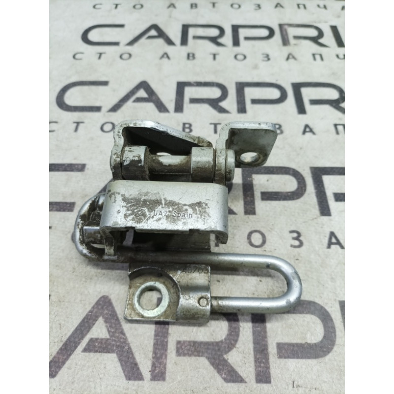 Петля двери (кузов и элементы) Volkswagen Golf 1K 2004 2.0 BKD 1k0831412h