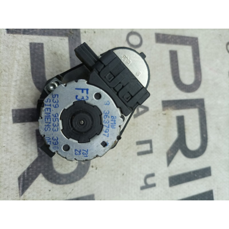 Привод заслонки отопителя (отопление и кондиционирование) BMW 5-series E39 8363797