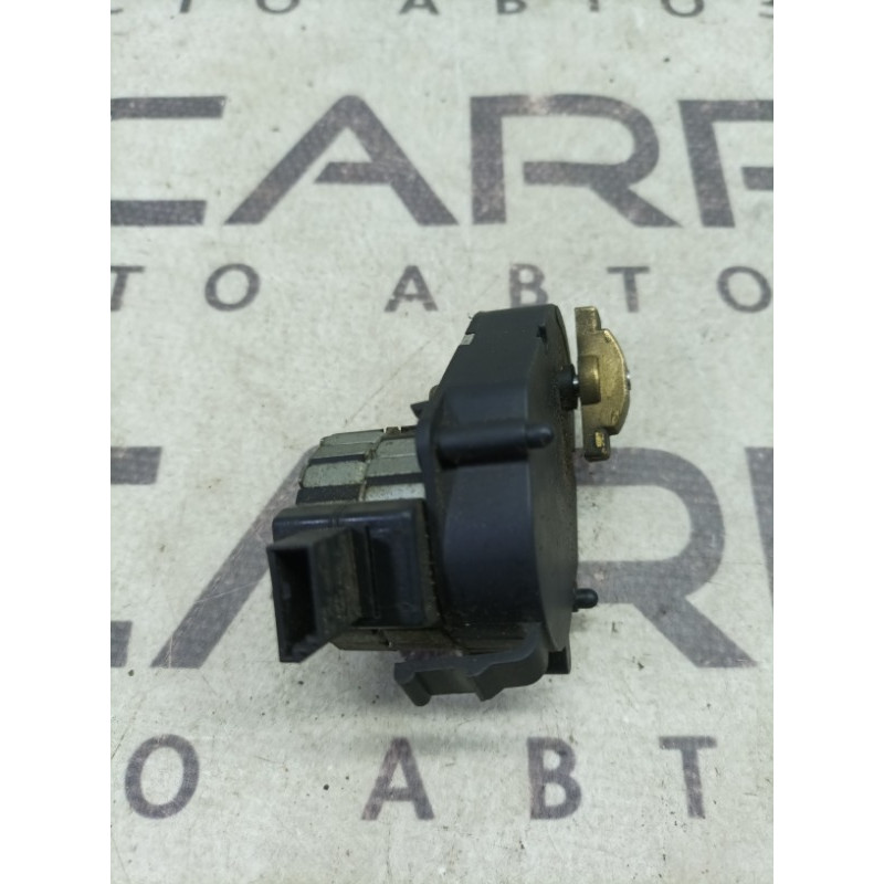 Привод заслонки отопителя (отопление и кондиционирование) BMW 5-series E39 8372147