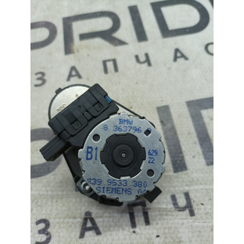 Привод заслонки отопителя (отопление и кондиционирование) BMW 5-series E39 64118363796