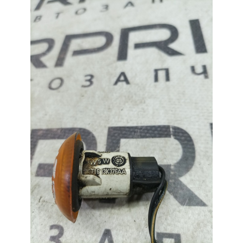 Повторитель поворота (оптика) Ford Transit Connect 1 2005 1.8L 4t1613k376aa