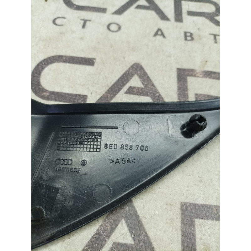 Накладка зеркала (салон) AUDI A4 B6 2003 2.0 ALT 8e0858706