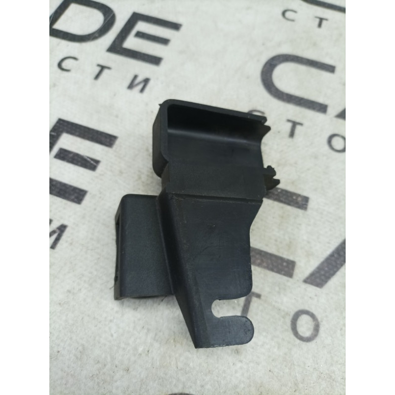 Кронштейн вывода плюса аккумулятора B+ (электрика) BMW 7-series E38 61138367769