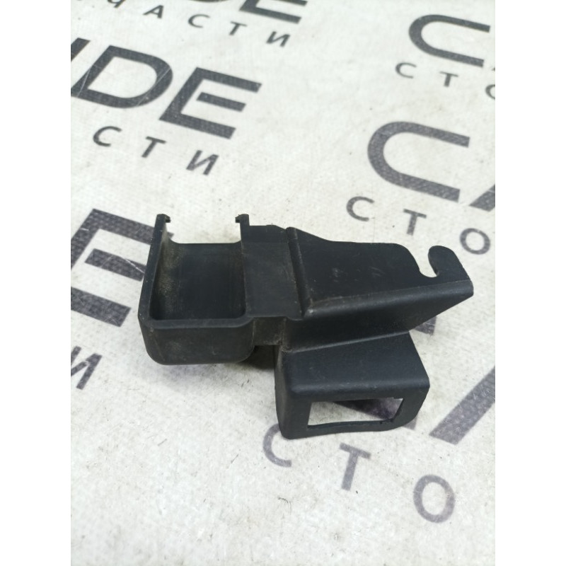 Кронштейн вывода плюса аккумулятора B+ (электрика) BMW 7-series E38 61138367769