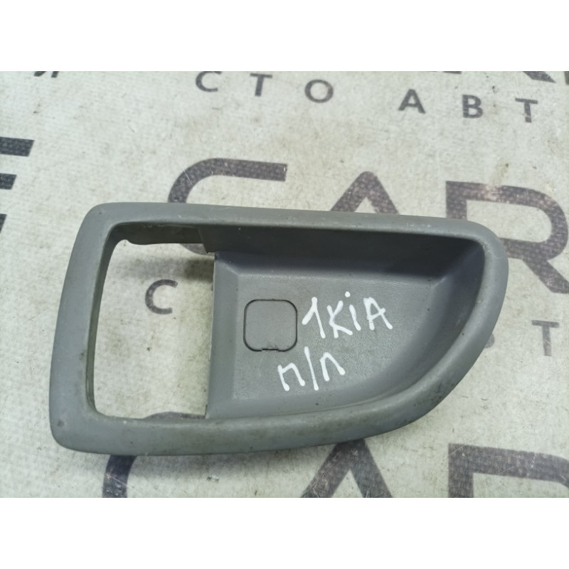 Накладка ручки внутренней (салон) KIA Sorento BL 2005 2.5 CRDI 826213e000