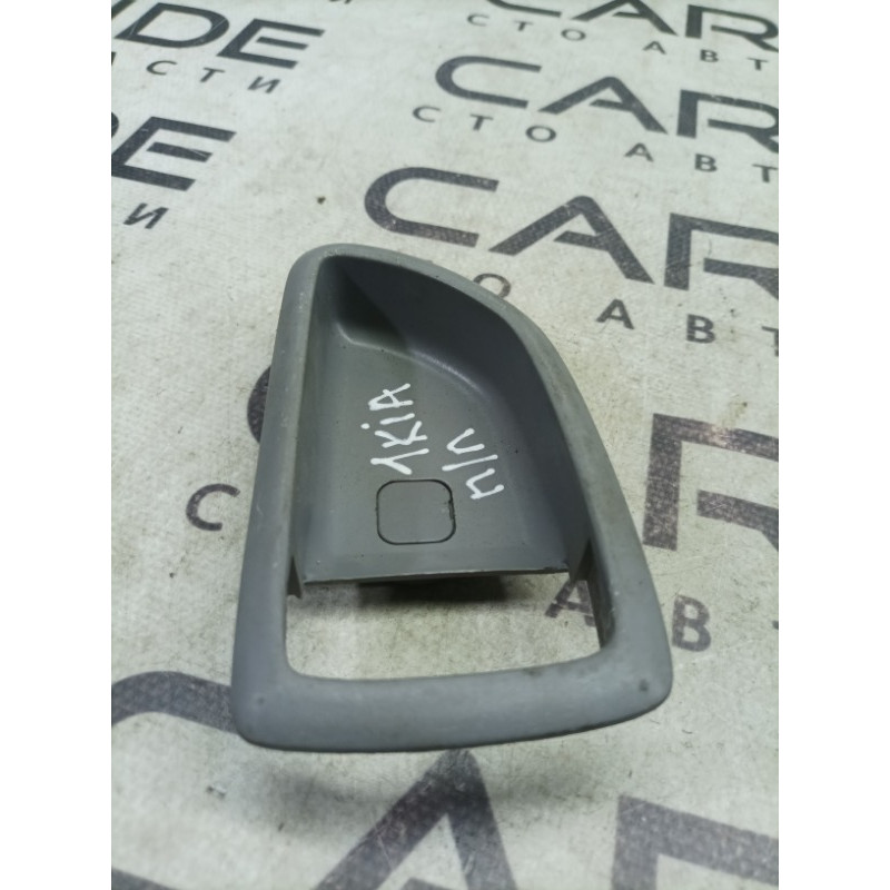 Накладка ручки внутренней (салон) KIA Sorento BL 2005 2.5 CRDI 826213e000