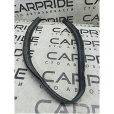 Уплотнитель капота