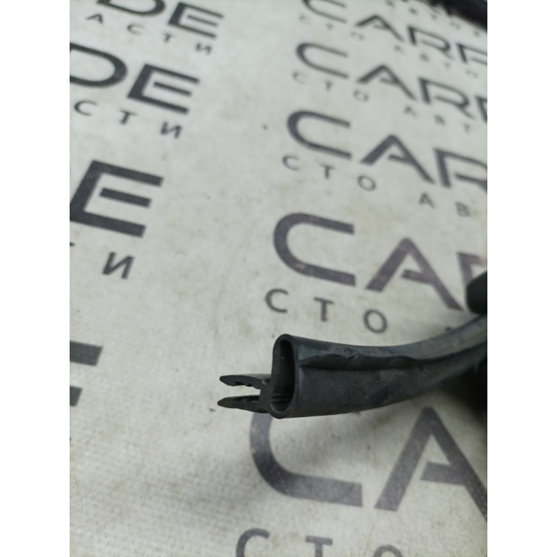 Уплотнитель капота (кузов и элементы) Mercedes-Benz E-class W124 1990 3.2