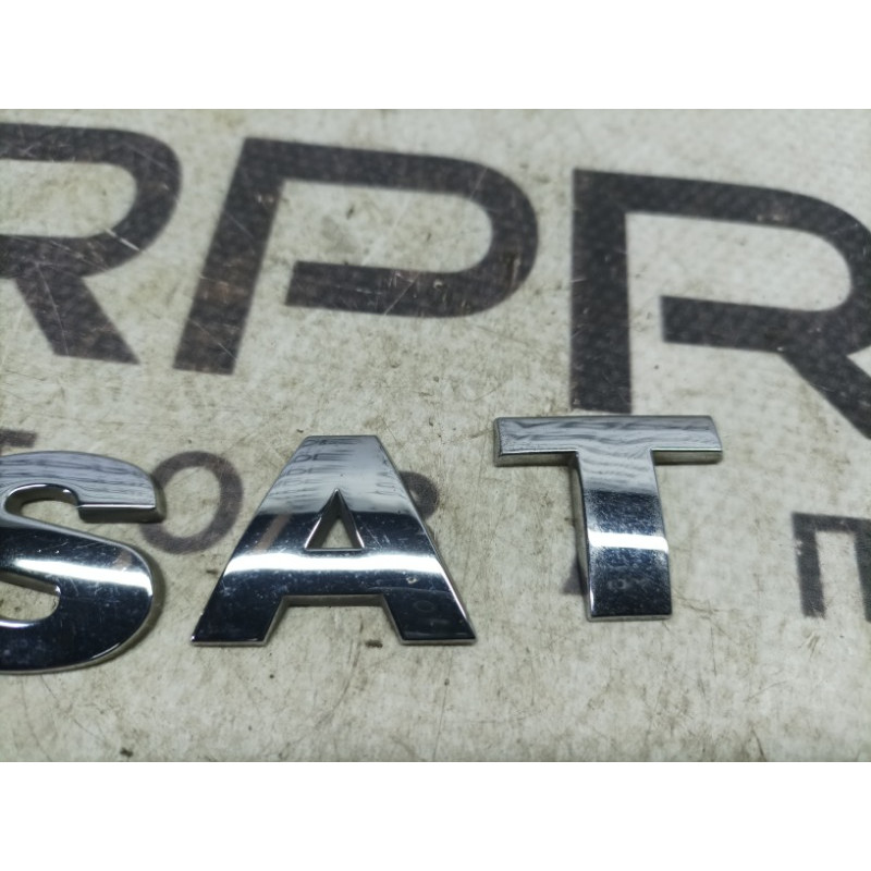 Эмблема (кузов и элементы) Volkswagen Passat B5 2003 2.5 AKN