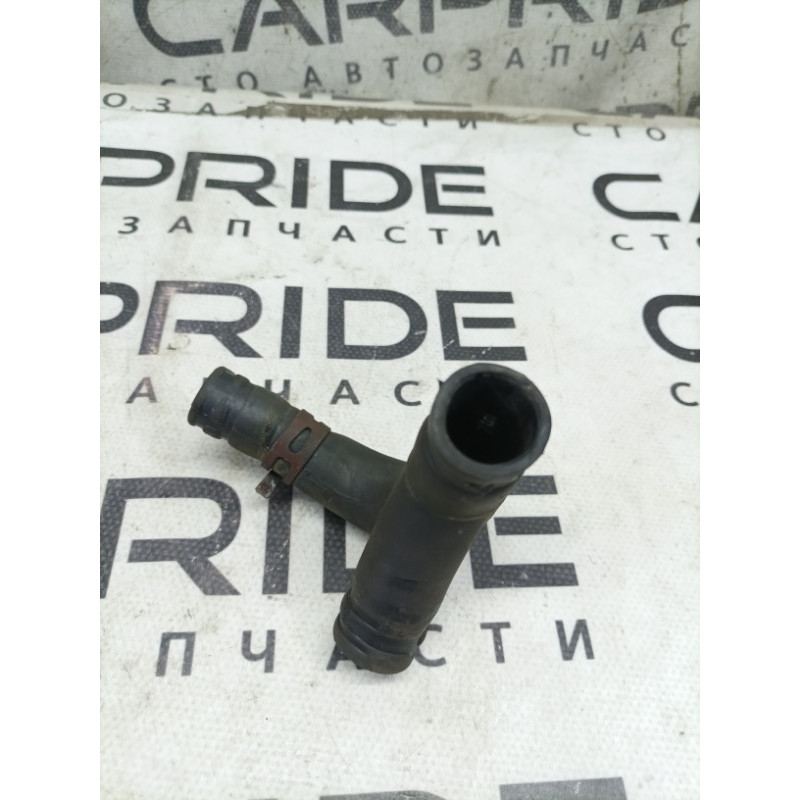 Патрубок (система охлаждения) Renault Megane 3 2009 1.5 7701061051