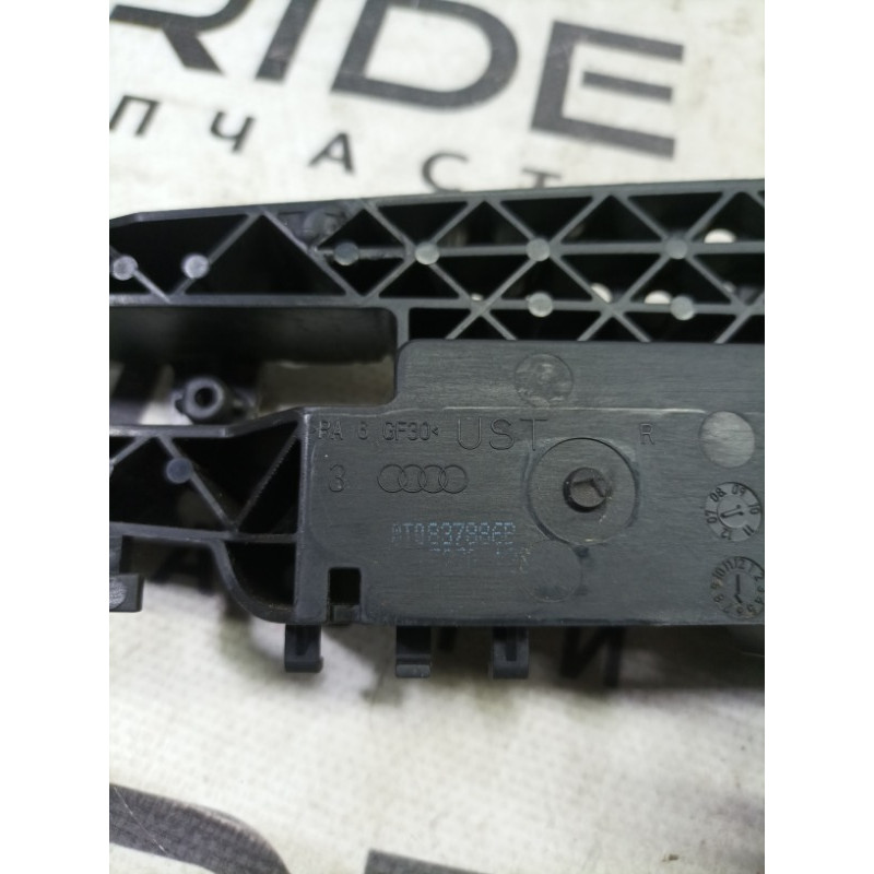 Кронштейн ручки двери (кузов и элементы) Audi A4 B8 8t0837886b