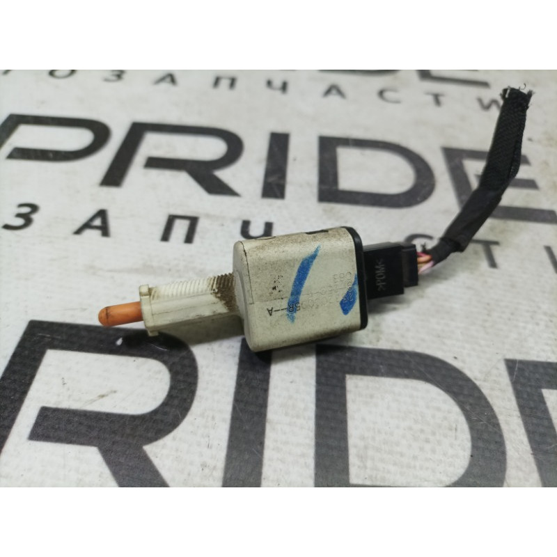 Концевик педали тормоза (электрика / датчики) Renault Megane 3 2009 1.5 253209243R