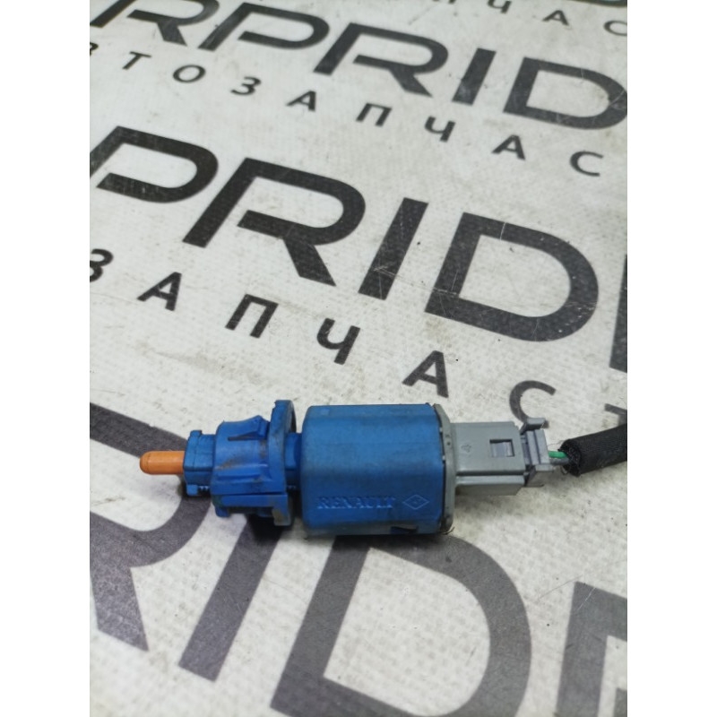 Концевик педали сцепления (электрика / датчики) Renault Megane 3 2009 1.5 253250005r