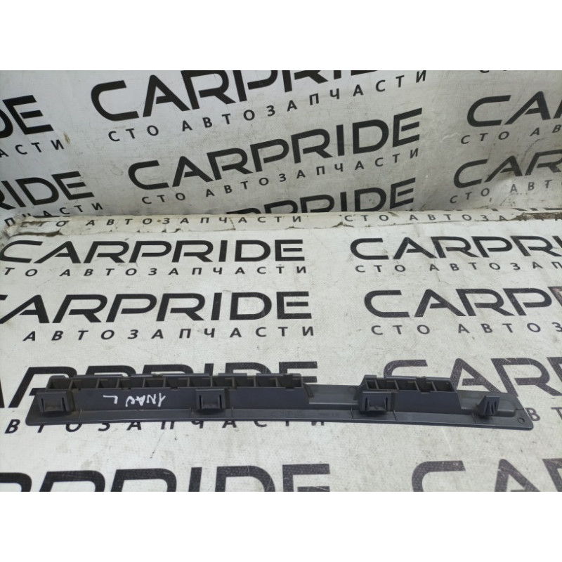 Решетка обдува лобового стекла (салон) Nissan Navara D22 2004 2.5 68743vj200