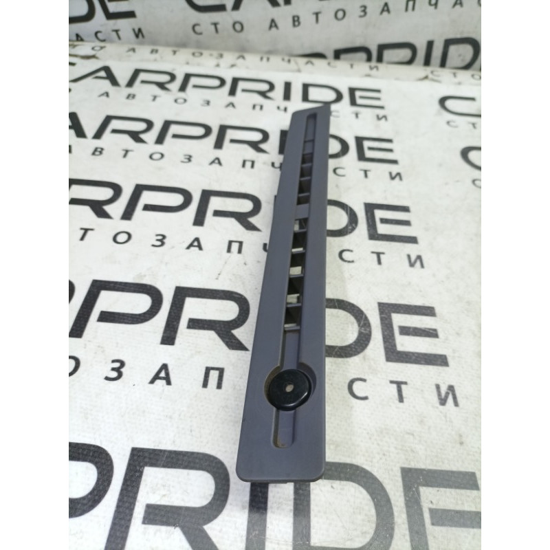 Решетка обдува лобового стекла (салон) Nissan Navara D22 2004 2.5 68745vj260