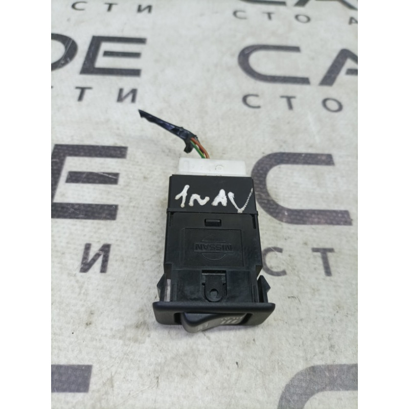 Кнопка Heat (электрика / кнопки) Nissan Navara D22 2004 2.5 27666VB000