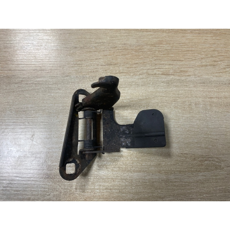 Замок капота (кузов и элементы) Land Rover Discovery 3