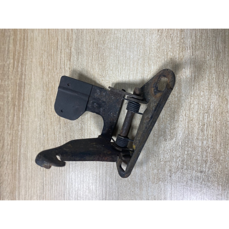 Замок капота (кузов и элементы) Land Rover Discovery 3