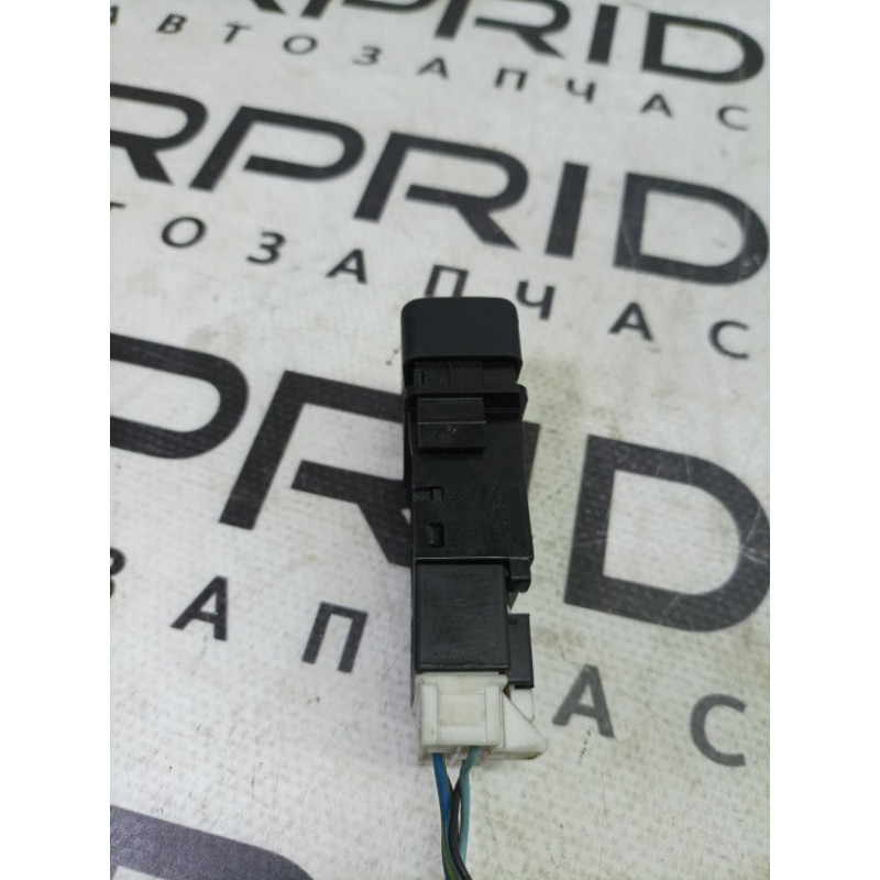 Кнопка подогрева заднего стекла (электрика / кнопки) Nissan Navara D22 2004 2.5 25350VJ200