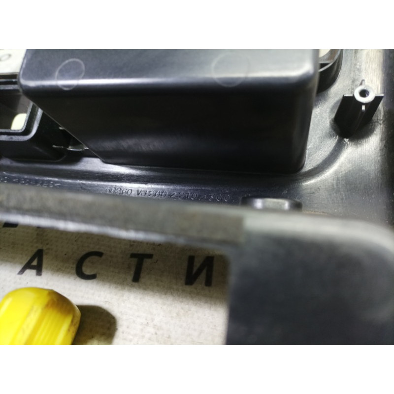 Рамка магнитофона (салон) Nissan Navara D22 2004 2.5 68260vj200