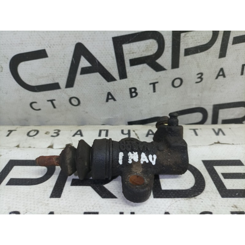 Рабочий цилиндр сцепления (трансмиссия) Nissan Navara D22 2004 2.5 3062056G60