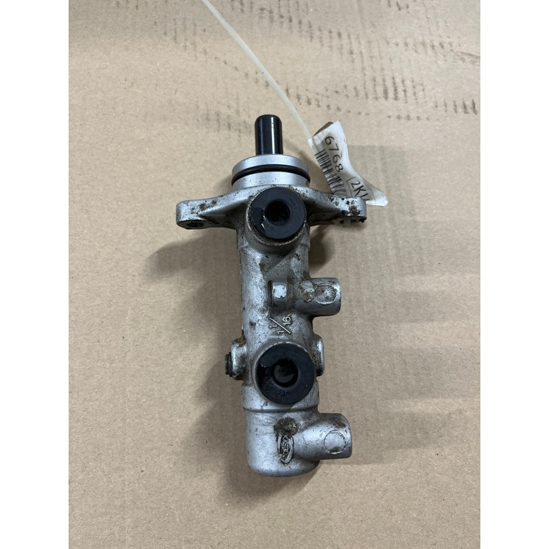 Главный тормозной цилиндр (тормозная система) KIA Sorento BL 2007 2.5 CRDI