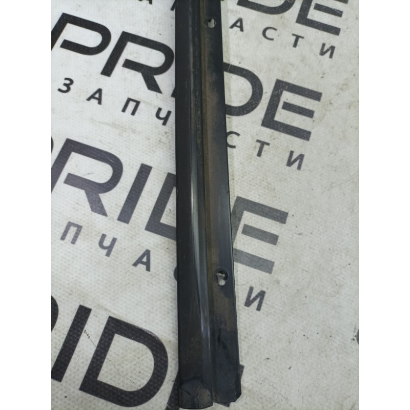 Молдинг лобового стекла (кузов и элементы) Nissan Navara D22 2004 2.5 727632S400