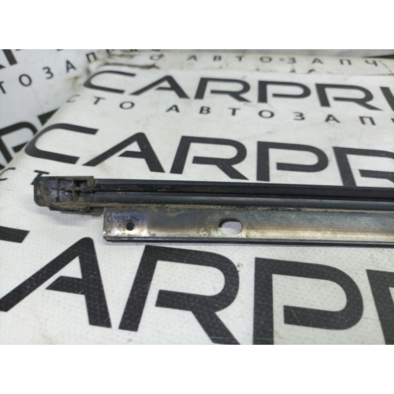 Молдинг лобового стекла (кузов и элементы) Nissan Navara D22 2004 2.5 727632S400