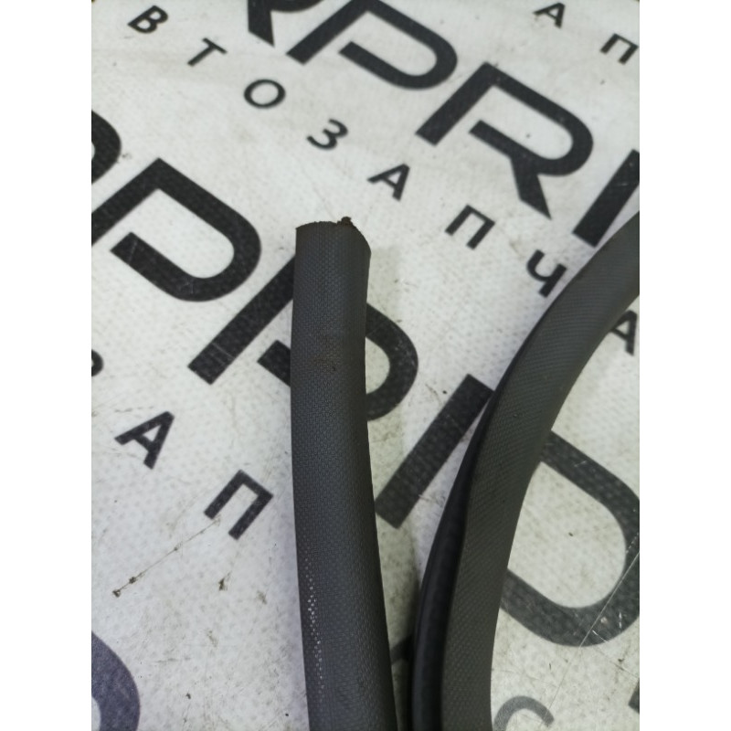 Уплотнитель проема двери (кузов и элементы) Nissan Navara D22 2004 2.5 76921VK200