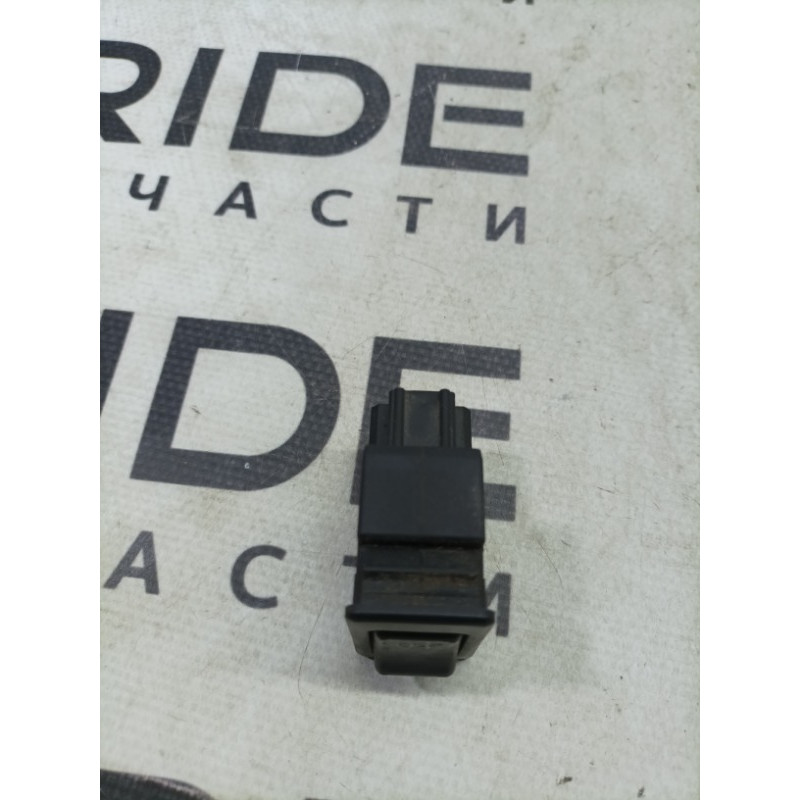 Кнопка противотуманных фар (электрика / кнопки) Nissan Navara D22 2004 2.5