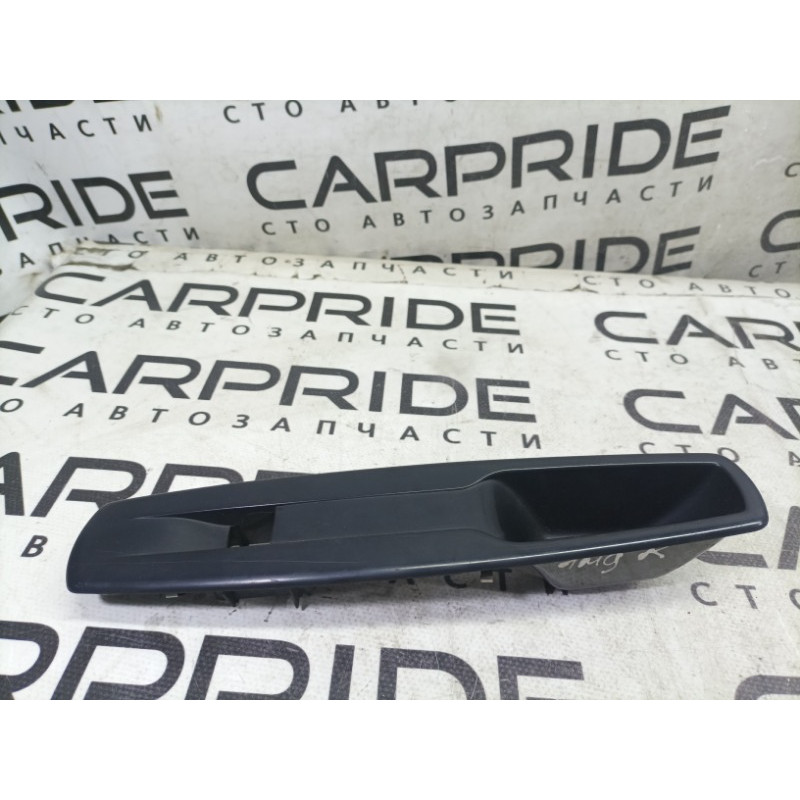 Накладка кнопок стеклоподъемника (салон) Renault Megane 3 2009 1.5