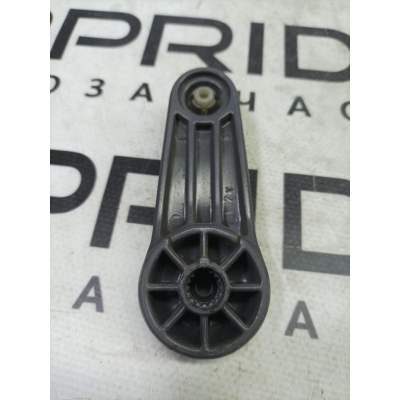 Ручка стеклоподъемника (салон) Nissan Navara D22 2004 2.5 807603S300