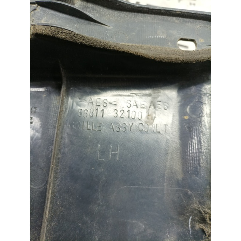 Жабо (кузов и элементы) Nissan Navara D22 2004 2.5 6681132100