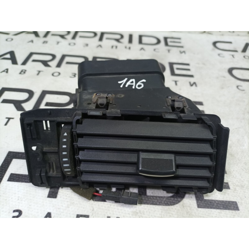Дефлектор воздуховода (салон) AUDI A6 C5 2001 2.5 AKE 4b1820902