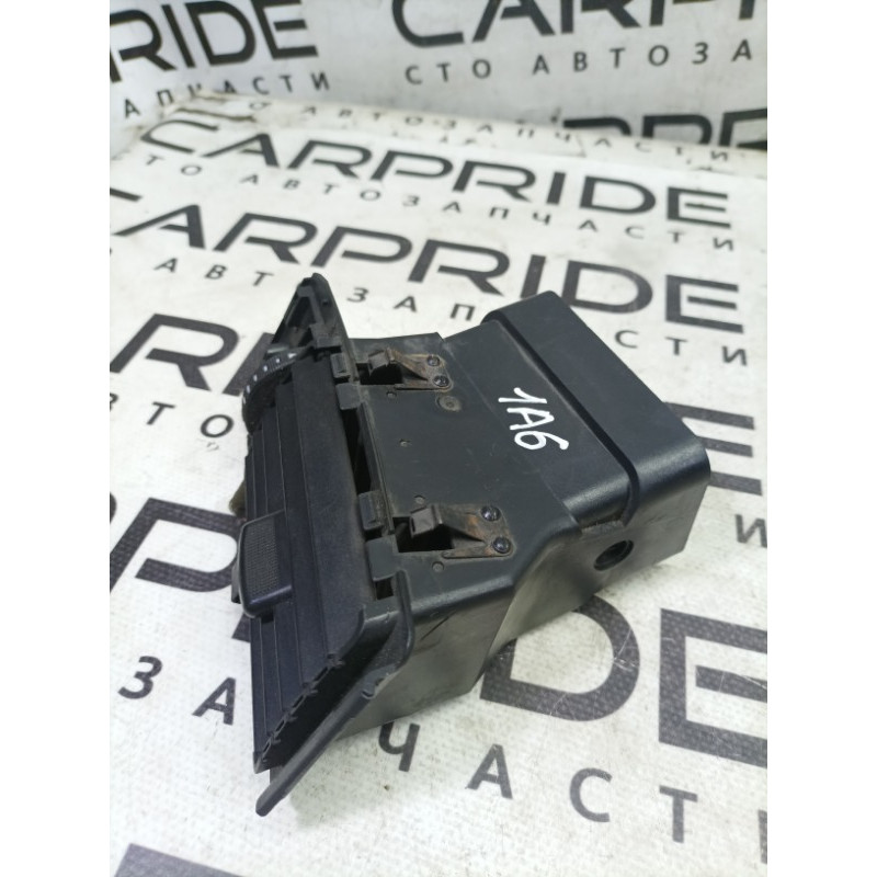 Дефлектор воздуховода (салон) AUDI A6 C5 2001 2.5 AKE 4b1820902