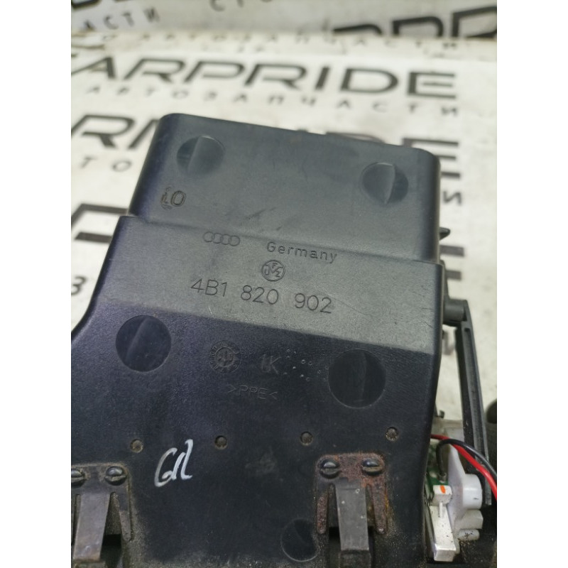 Дефлектор воздуховода (салон) AUDI A6 C5 2001 2.5 AKE 4b1820902