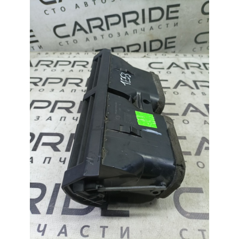 Дефлектор воздуховода (салон) BMW X5 E53 2003 M62B44 64228402221