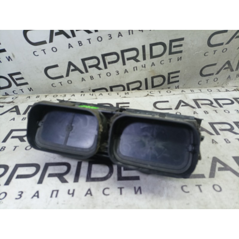 Дефлектор воздуховода (салон) BMW X5 E53 2003 M62B44 64228402221