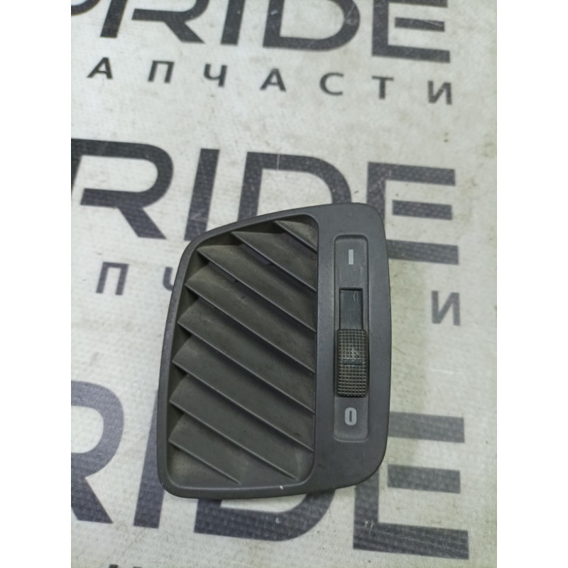 Дефлектор воздуховода (салон) AUDI A6 C5 2001 2.5 AKE 4b0819793