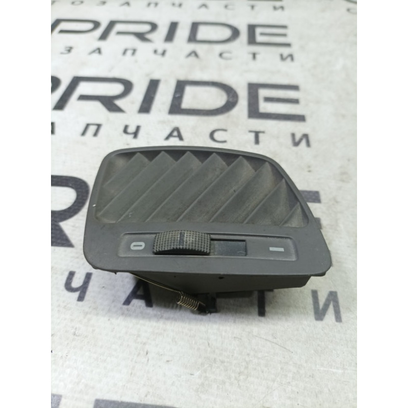 Дефлектор воздуховода (салон) AUDI A6 C5 2001 2.5 AKE 4b0819793