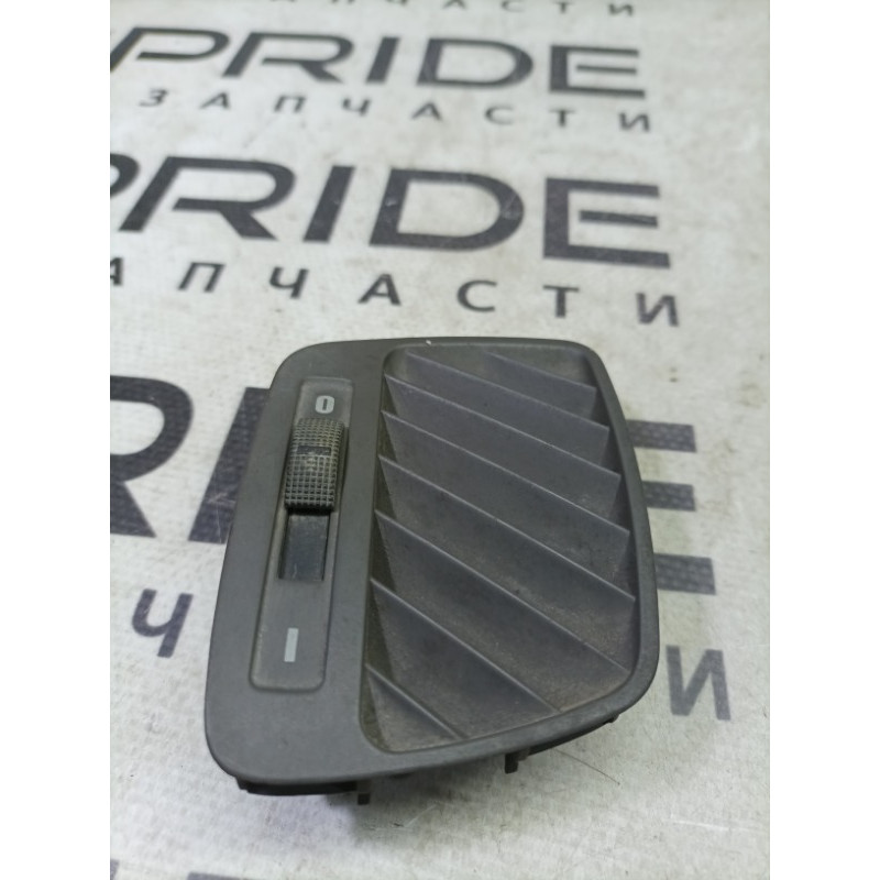 Дефлектор воздуховода (салон) AUDI A6 C5 2001 2.5 AKE 4b0819793