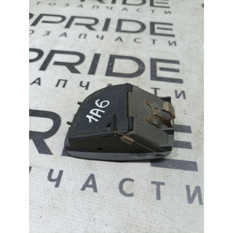 Дефлектор воздуховода (салон) AUDI A6 C5 2001 2.5 AKE 4b0819793