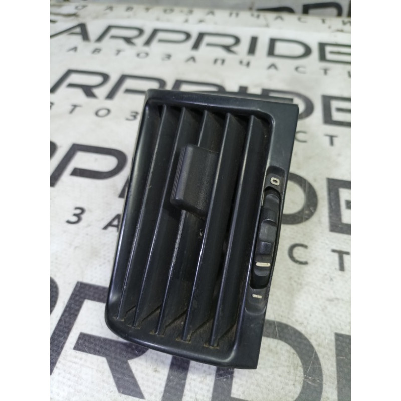 Дефлектор воздуховода (салон) BMW 5-series E34 64221384087