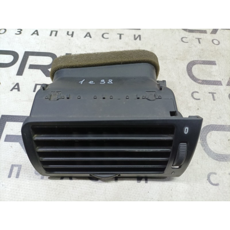 Дефлектор воздуховода (салон) BMW 7-series E38 1996 M60B40 64228391596