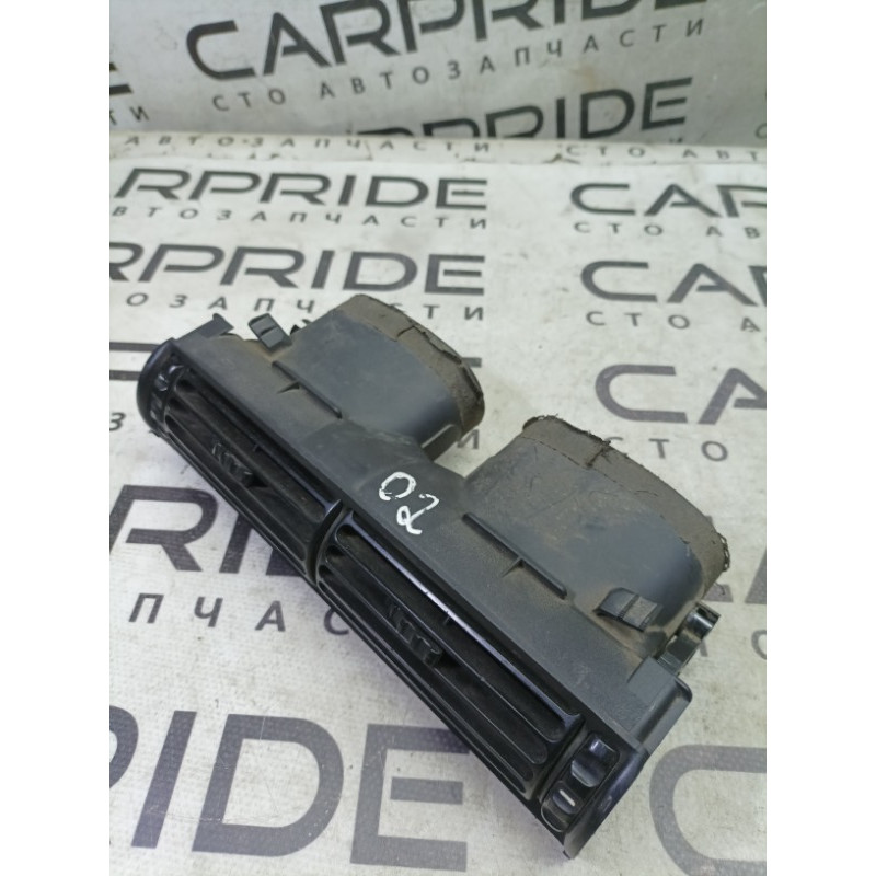 Дефлектор воздуховода (салон) BMW 5-series E34 64221384040